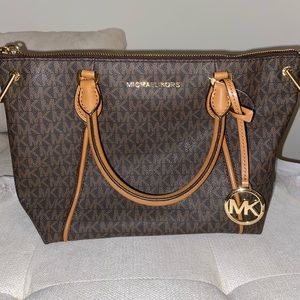 Micheal Kors Purse